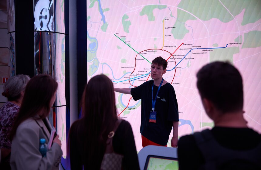 В "Манеже" открылась интерактивная выставка "Та самая Москва" 11 фото