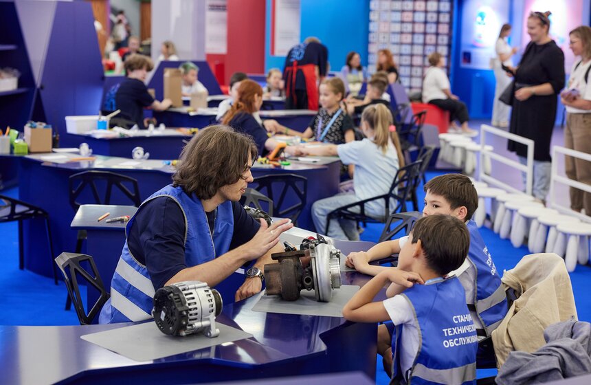 В "Манеже" открылась интерактивная выставка "Та самая Москва" 17 фото