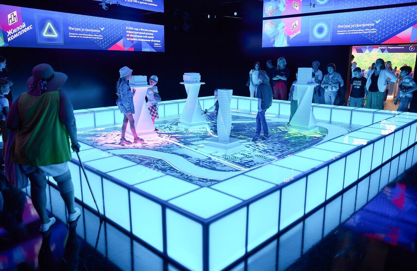 В "Манеже" открылась интерактивная выставка "Та самая Москва" 12 фото