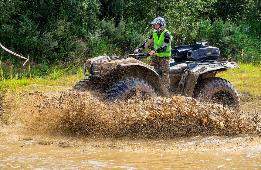 Автомобильные гонки по бездорожью прошли в Твери 13 фото