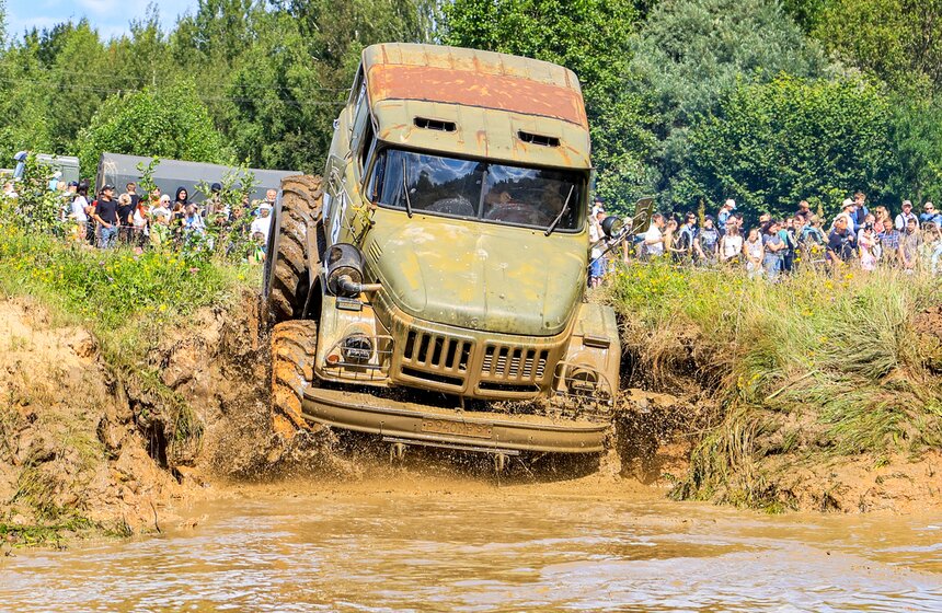 Автомобильные гонки по бездорожью прошли в Твери 14 фото