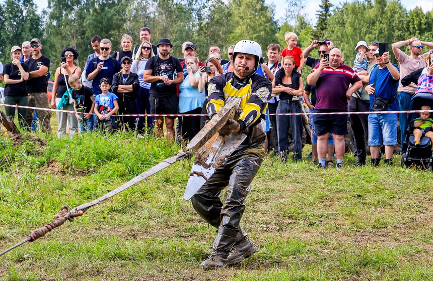 Автомобильные гонки по бездорожью прошли в Твери 12 фото