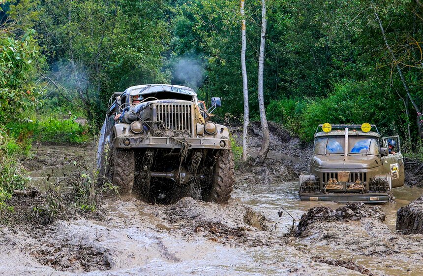 Автомобильные гонки по бездорожью прошли в Твери 21 фото