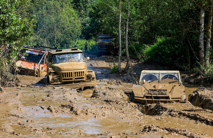 Автомобильные гонки по бездорожью прошли в Твери 25 фото