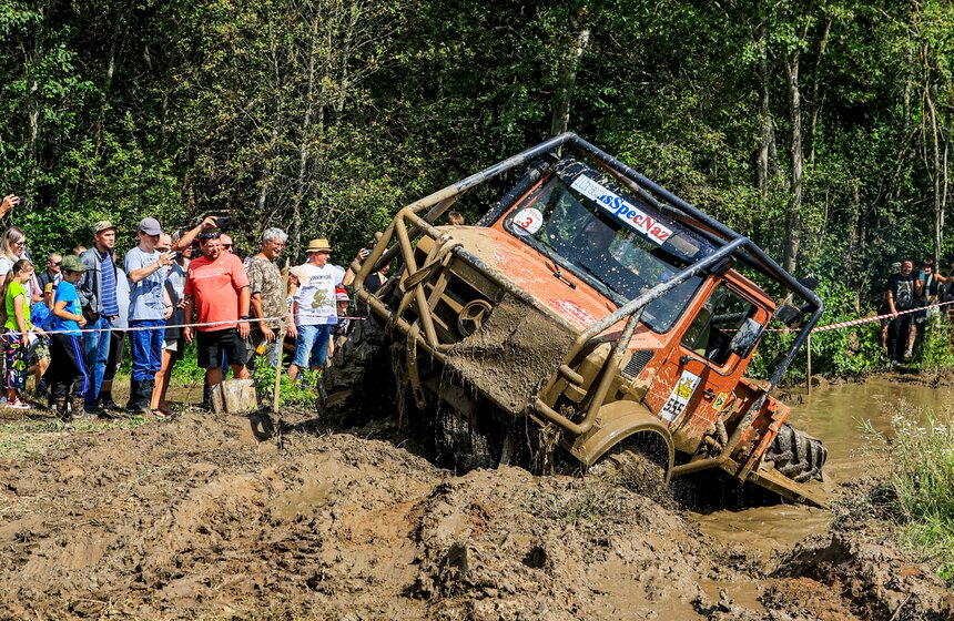 Автомобильные гонки по бездорожью прошли в Твери 10 фото