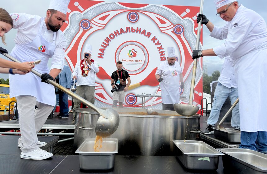 В Москве состоялся фестиваль славянского искусства "Русское поле" 23 фото