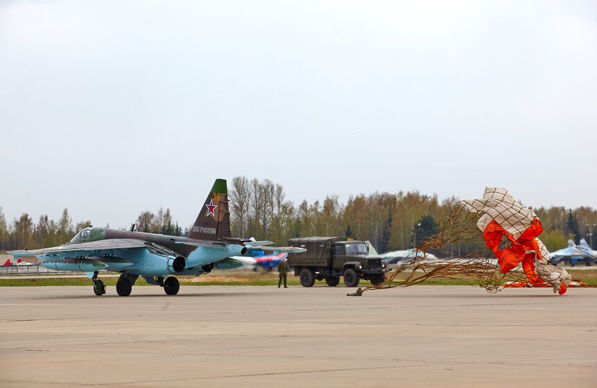 Над Москвой пролетели участники будущего Парада Победы 28 фото