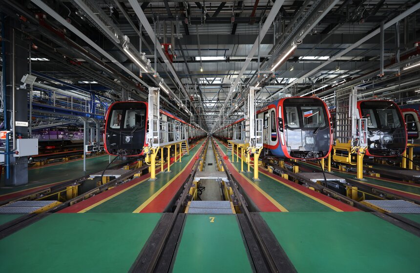 Тематический поезд к 90-летию Олега Табакова запустили в московском метро 4 фото