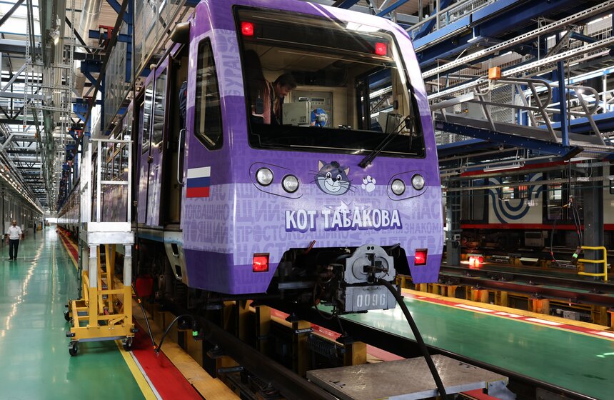 Тематический поезд к 90-летию Олега Табакова запустили в московском метро 5 фото