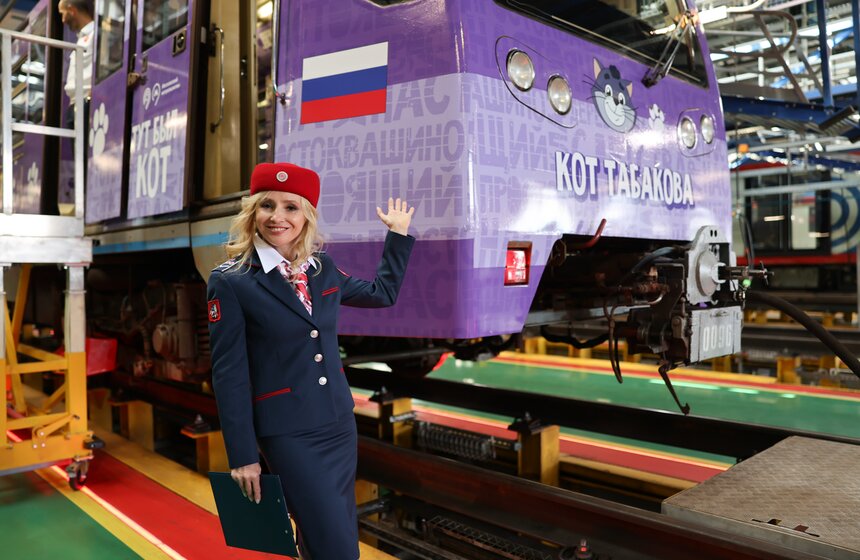 Тематический поезд к 90-летию Олега Табакова запустили в московском метро 8 фото