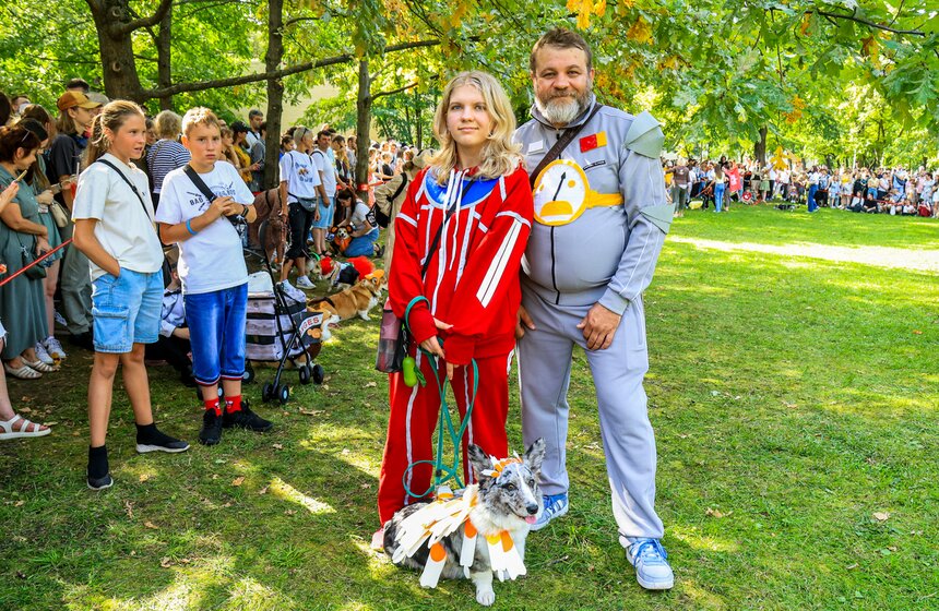 На ВДНХ прошел костюмированный парад корги 26 фото