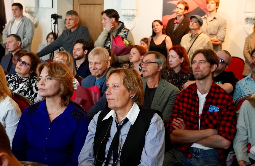 Сбор труппы прошел в Театре Маяковского перед открытием нового сезона 23 фото