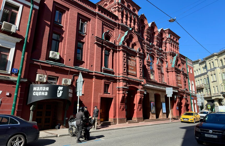 Сбор труппы прошел в Театре Маяковского перед открытием нового сезона 1 фото