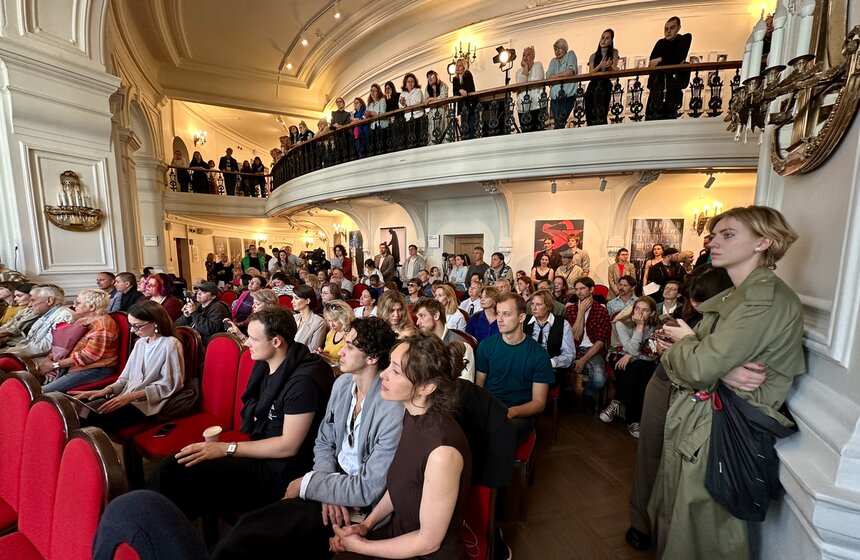 Сбор труппы прошел в Театре Маяковского перед открытием нового сезона 20 фото