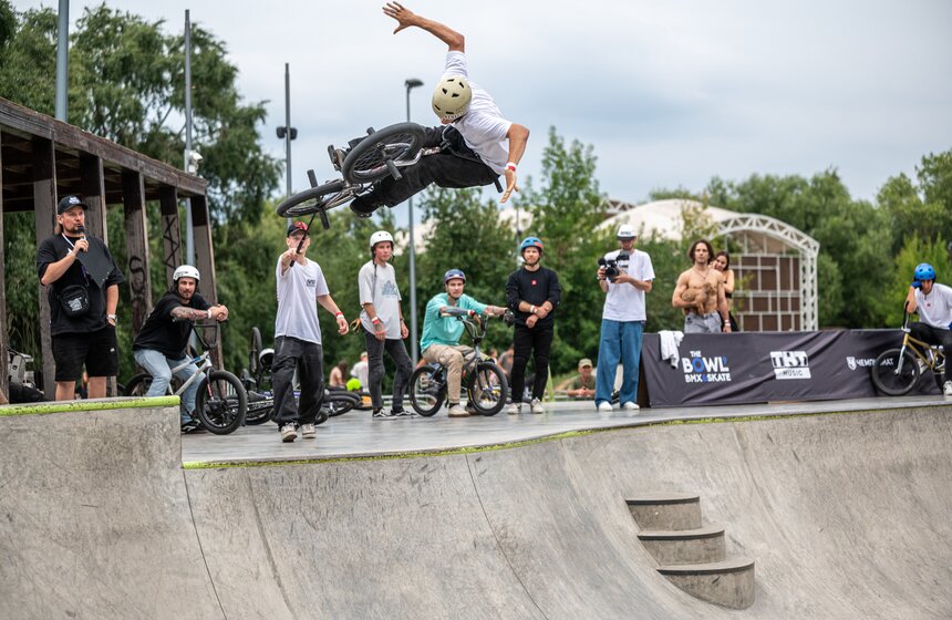 Фестиваль уличного спорта THE BOWL прошел в Москве 27 фото