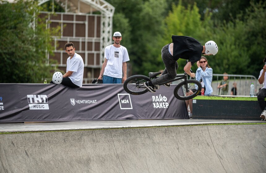 Фестиваль уличного спорта THE BOWL прошел в Москве 23 фото