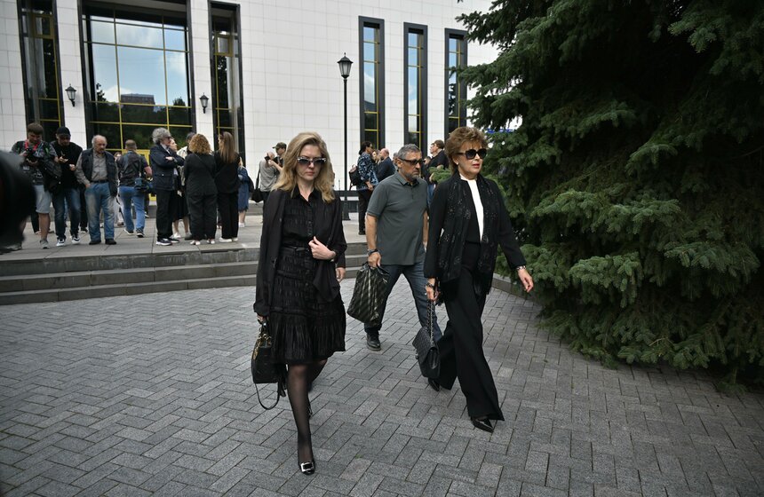 В Москве простились с режиссером Юрием Карой 28 фото