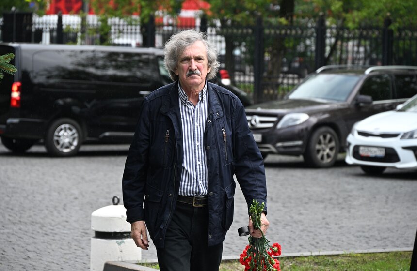 В Москве простились с режиссером Юрием Карой 19 фото