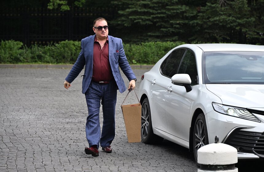 В Москве простились с режиссером Юрием Карой 20 фото