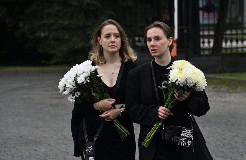 В Москве простились с режиссером Юрием Карой 10 фото