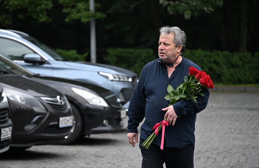 В Москве простились с режиссером Юрием Карой 13 фото