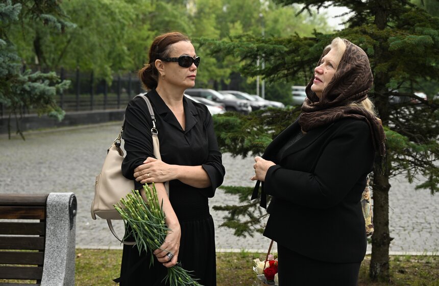 В Москве простились с режиссером Юрием Карой 6 фото