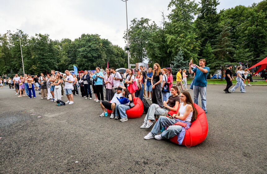 В Москве завершился фестиваль VK Fest с участием звезд эстрады 33 фото