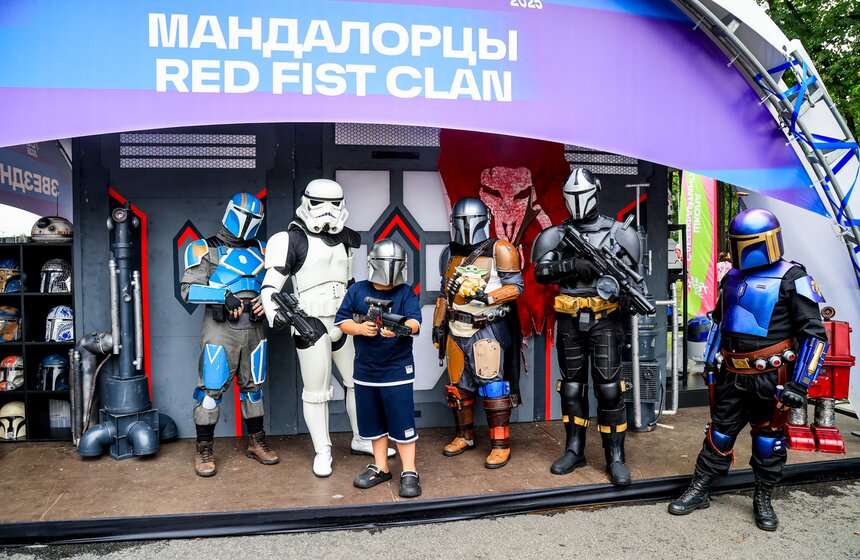 В Москве завершился фестиваль VK Fest с участием звезд эстрады 4 фото