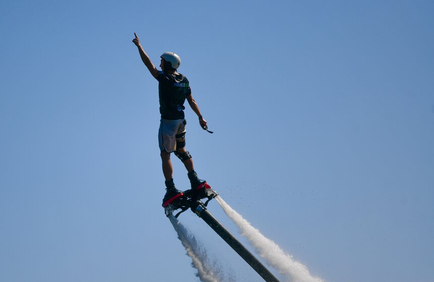 "Гидрофлай-фест" прошел в Измайловском парке в Москве 23 фото