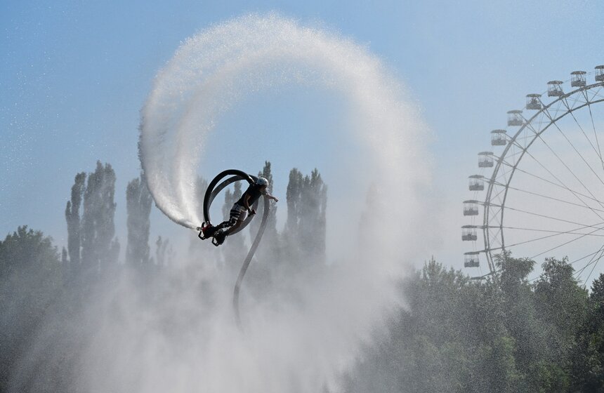 "Гидрофлай-фест" прошел в Измайловском парке в Москве 3 фото