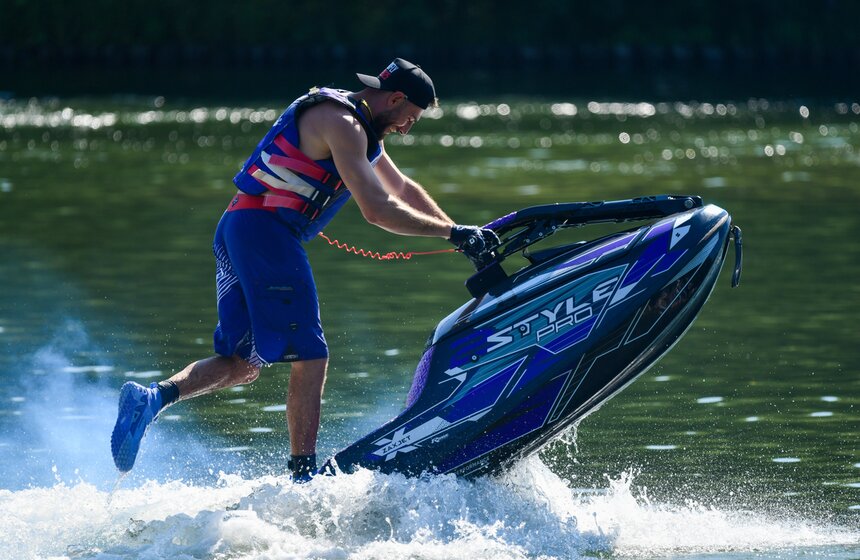"Гидрофлай-фест" прошел в Измайловском парке в Москве 22 фото