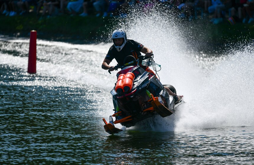 "Гидрофлай-фест" прошел в Измайловском парке в Москве 17 фото