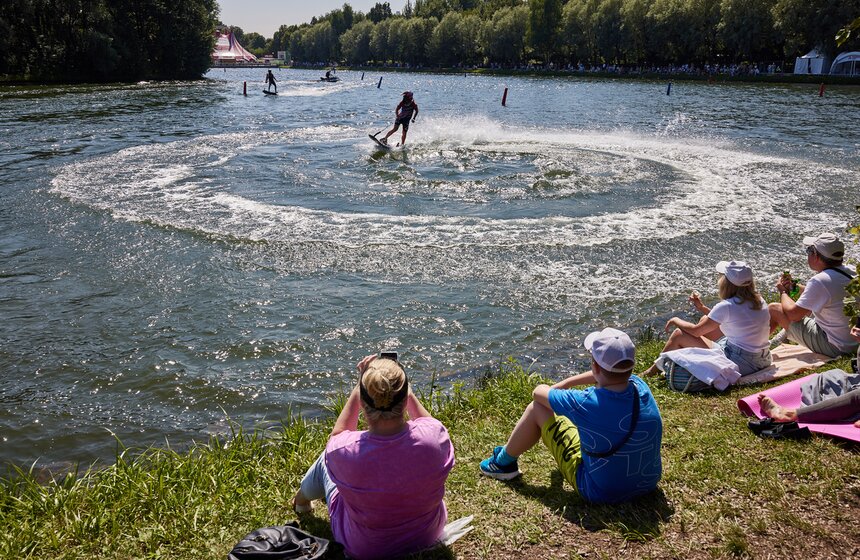 "Гидрофлай-фест" прошел в Измайловском парке в Москве 45 фото
