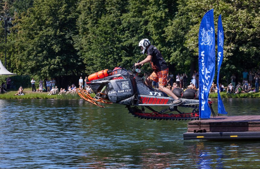 "Гидрофлай-фест" прошел в Измайловском парке в Москве 16 фото