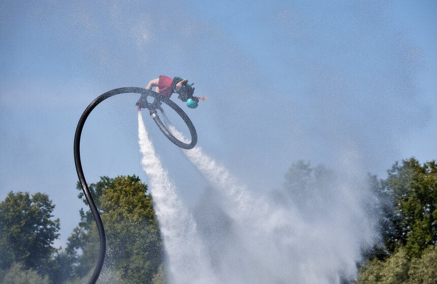 "Гидрофлай-фест" прошел в Измайловском парке в Москве 40 фото