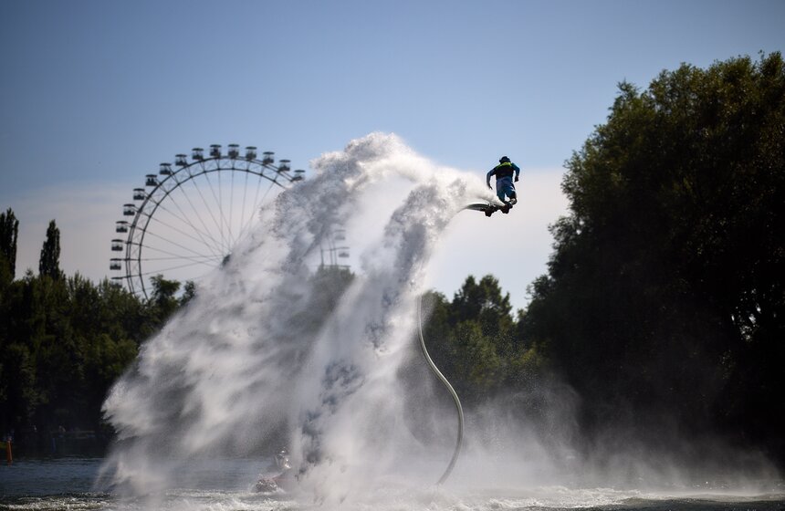 "Гидрофлай-фест" прошел в Измайловском парке в Москве 30 фото