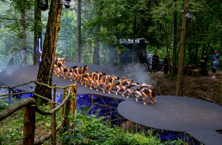 Пресс-тур фестиваля "Архстояние – 2025" прошел в парке "Никола-Ленивец" 31 фото