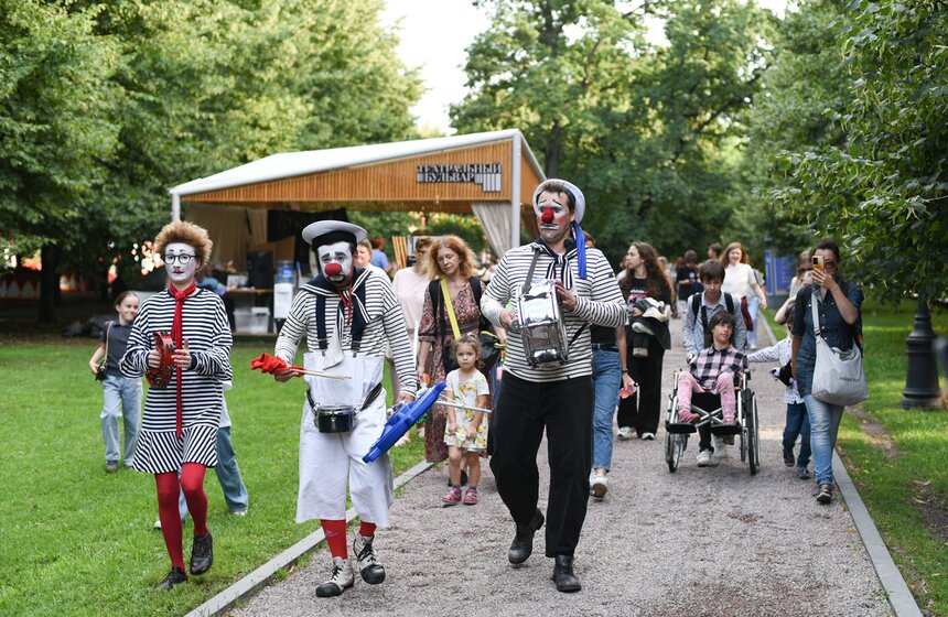 Экскурсия для детей прошла на Цветном бульваре в рамках "Театрального бульвара" 9 фото