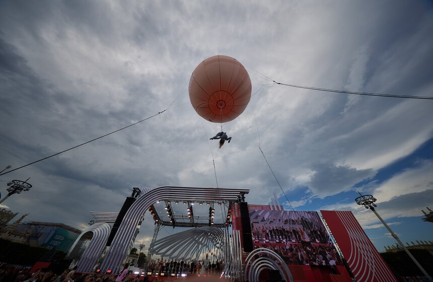 Фестиваль воздушных гимнастов "Трапеция" прошел на ВДНХ 35 фото