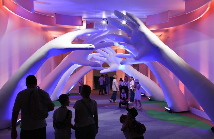 Выставка о социальной сфере открылась в Гостином Дворе на форуме "Москва 2030" 2 фото