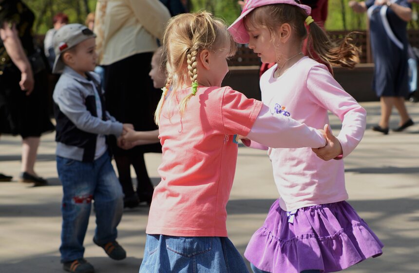 В  "Царицыно" открылась танцевальная площадка 7 фото