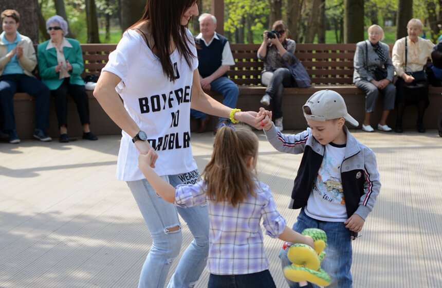 В  "Царицыно" открылась танцевальная площадка 3 фото