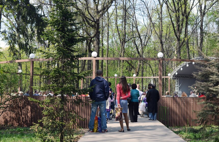 В  "Царицыно" открылась танцевальная площадка 1 фото