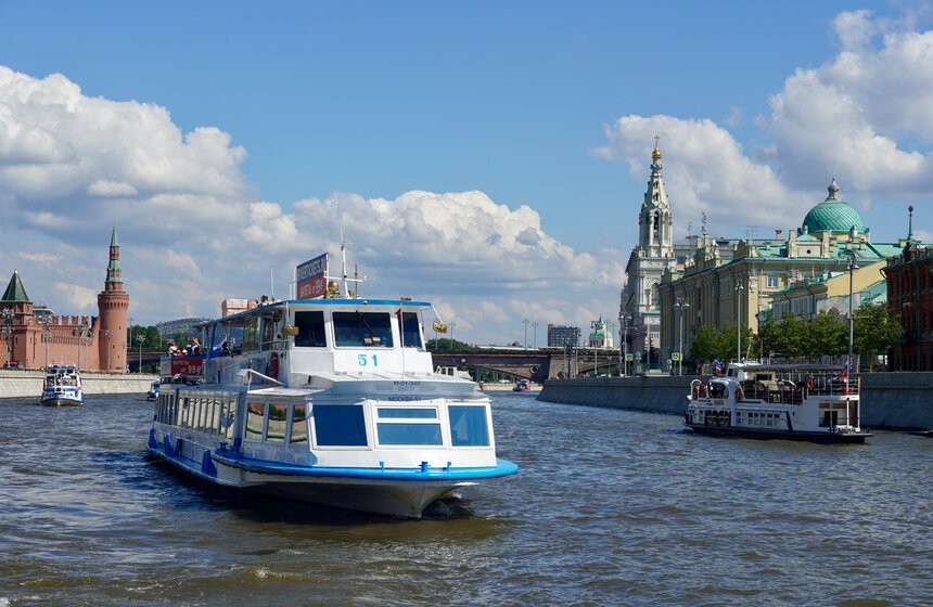 Церемония бракосочетания прошла во время круиза по Москве-реке 14 фото