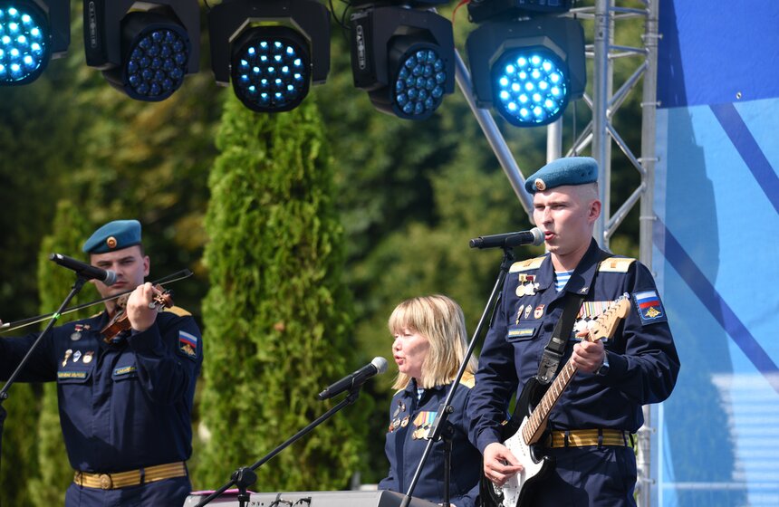 В Парке Горького прошел День ВДВ 30 фото