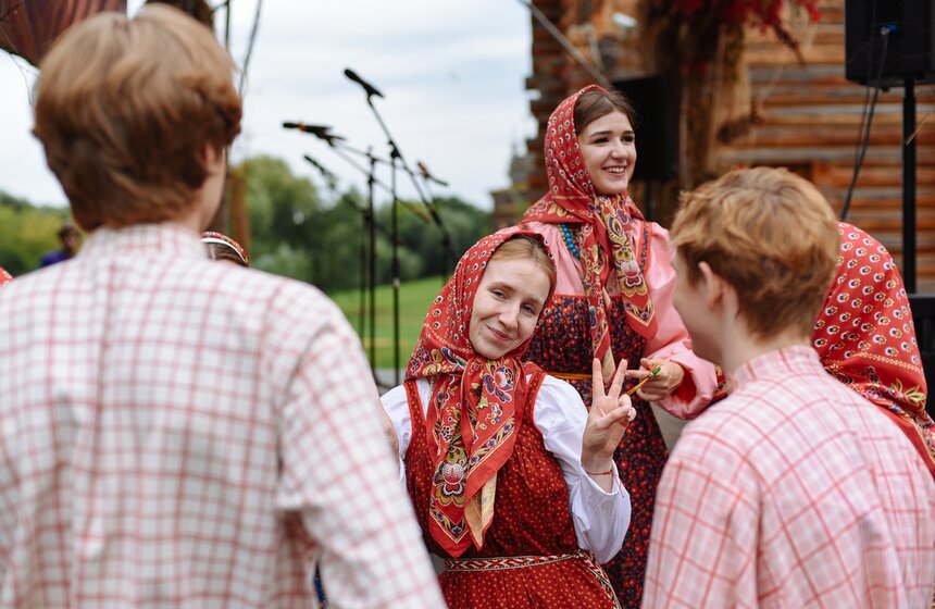 В музее-заповеднике "Коломенское" прошел фестиваль "Ремесло. Традиции. Искусство" 10 фото