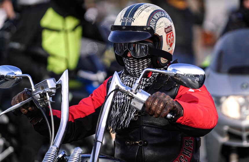 ВДНХ стала площадкой традиционного открытия мотосезона от клуба "Ночные волки" 3 фото