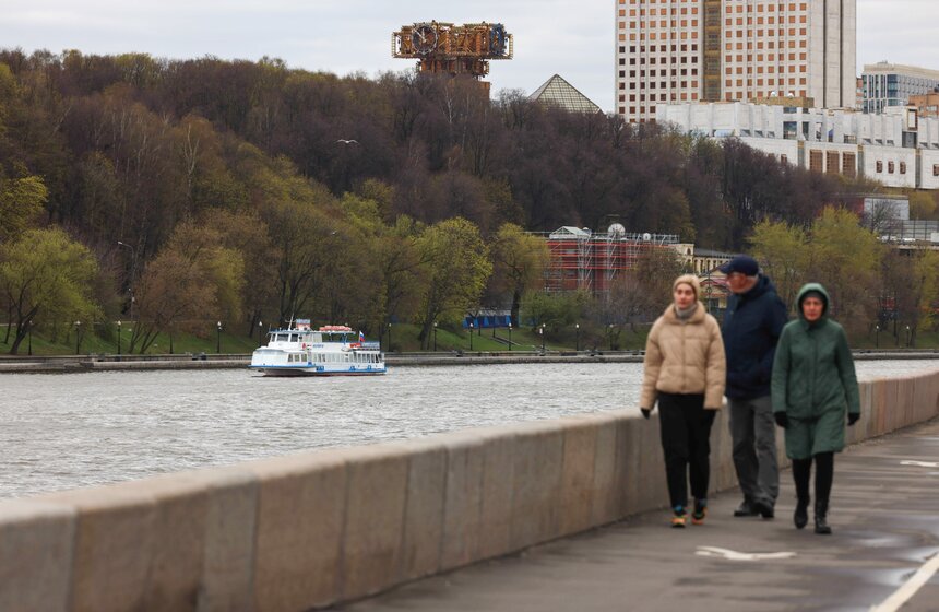 Масштабный парад судов состоялся в Москве к открытию летней речной навигации 16 фото