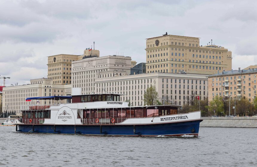 Масштабный парад судов состоялся в Москве к открытию летней речной навигации 14 фото