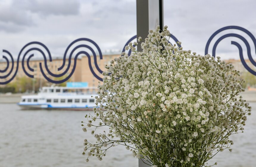 Масштабный парад судов состоялся в Москве к открытию летней речной навигации 18 фото